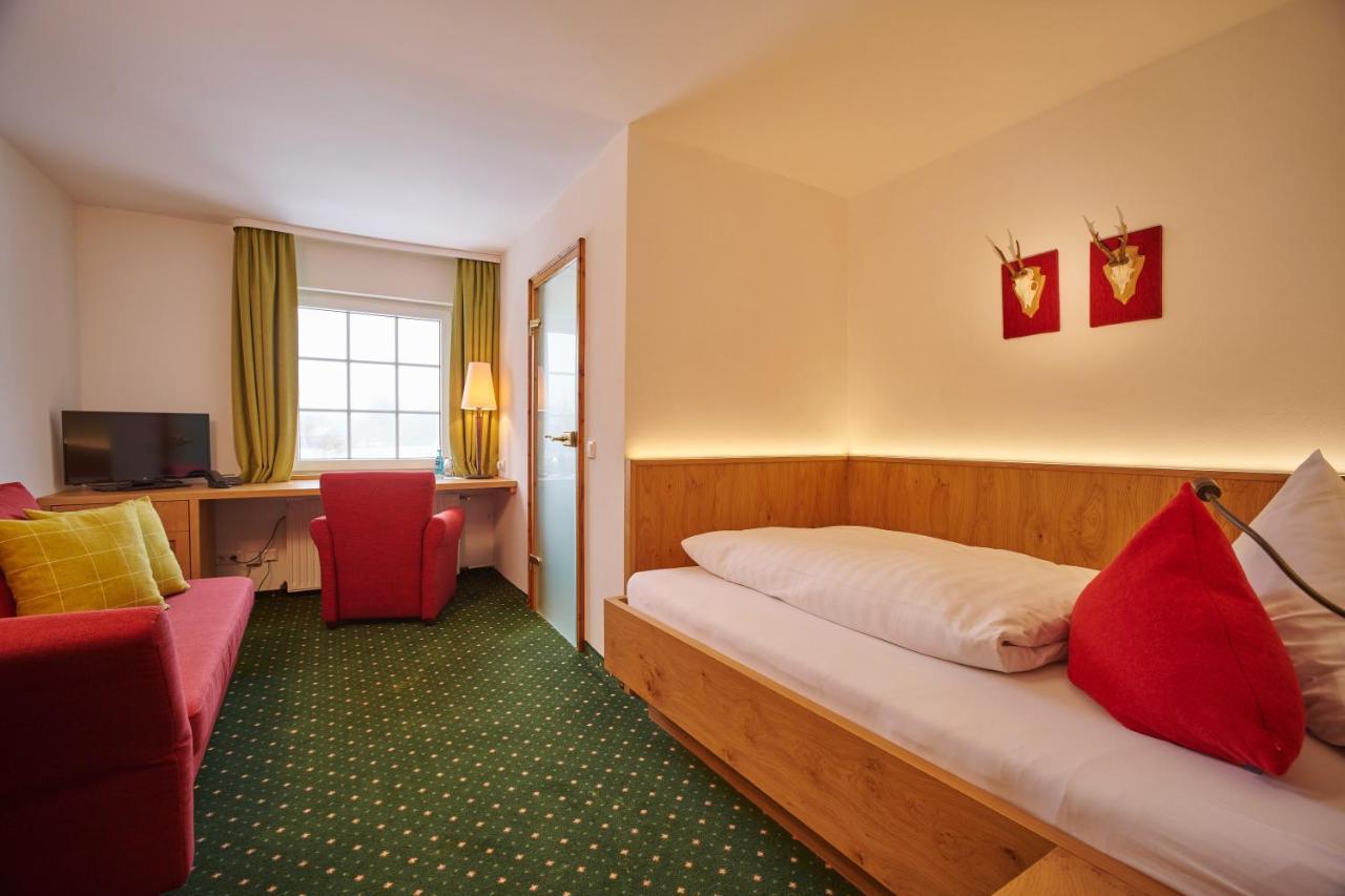 Hotel Waldhaus Foeckinghausen Bestwig Exterior photo